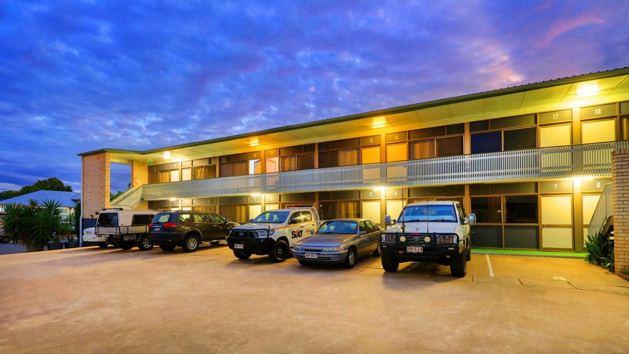 Tropical Gateway Motor Inn Rockhampton Buitenkant foto
