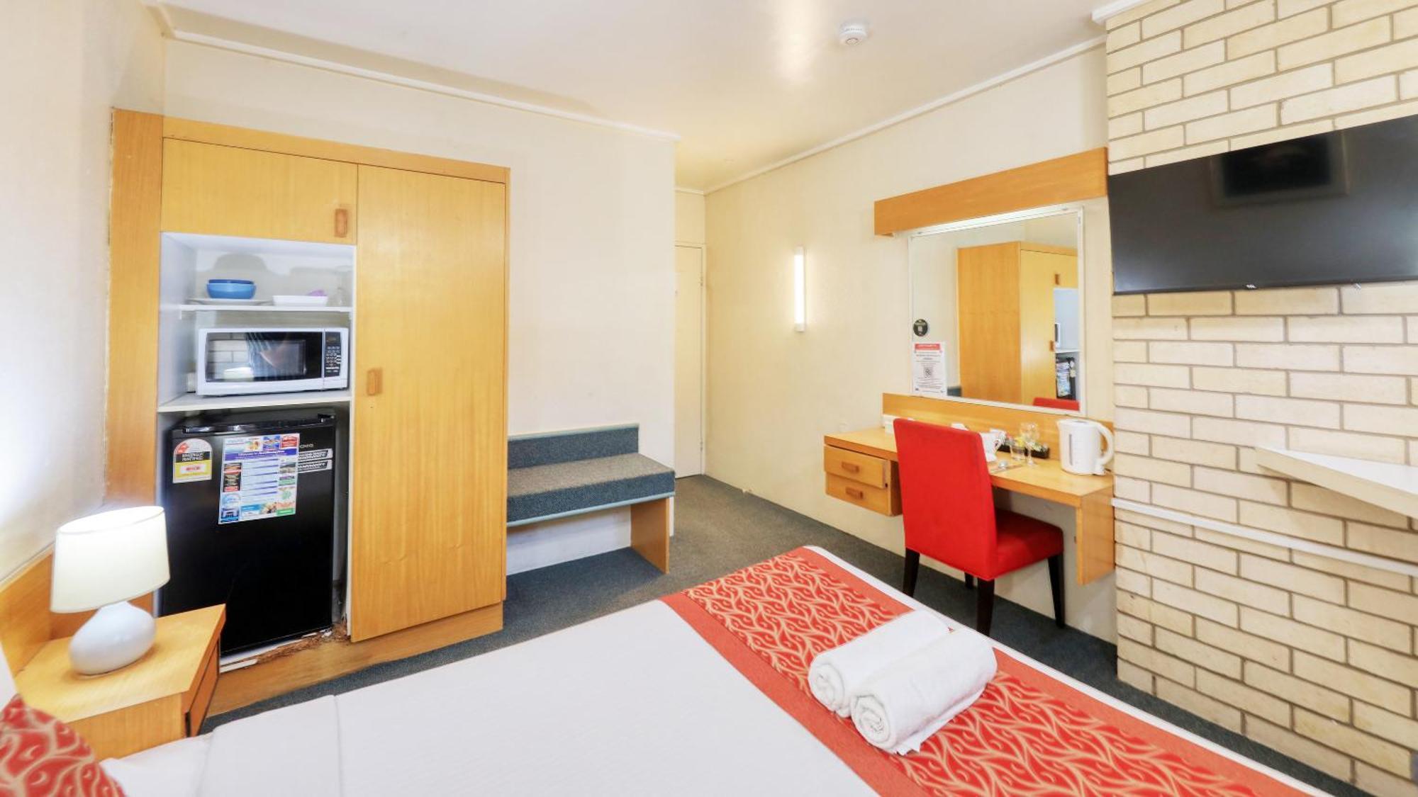Tropical Gateway Motor Inn Rockhampton Buitenkant foto