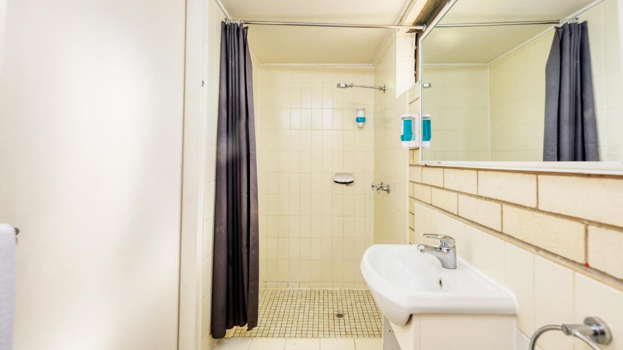 Tropical Gateway Motor Inn Rockhampton Buitenkant foto