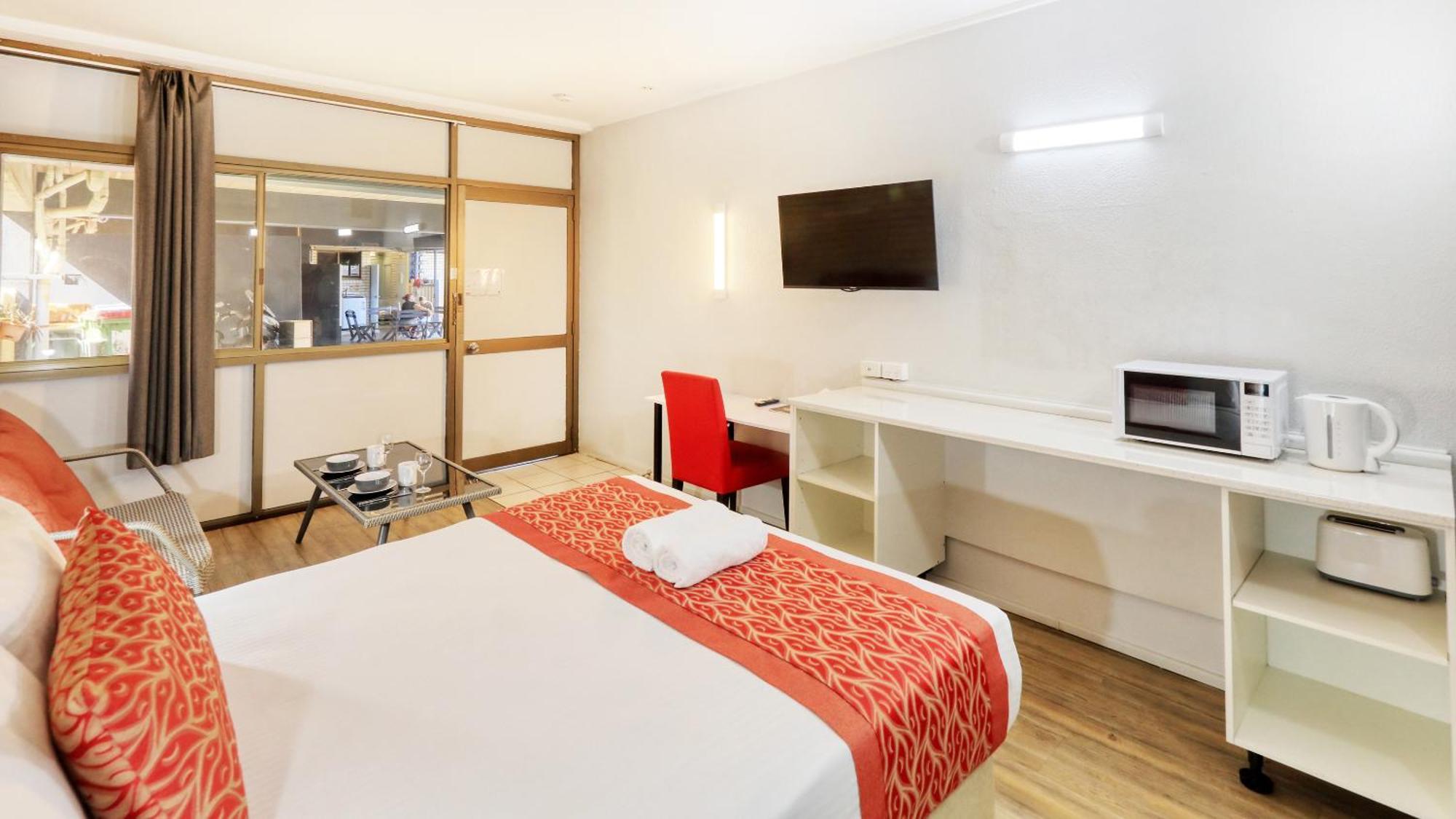 Tropical Gateway Motor Inn Rockhampton Buitenkant foto
