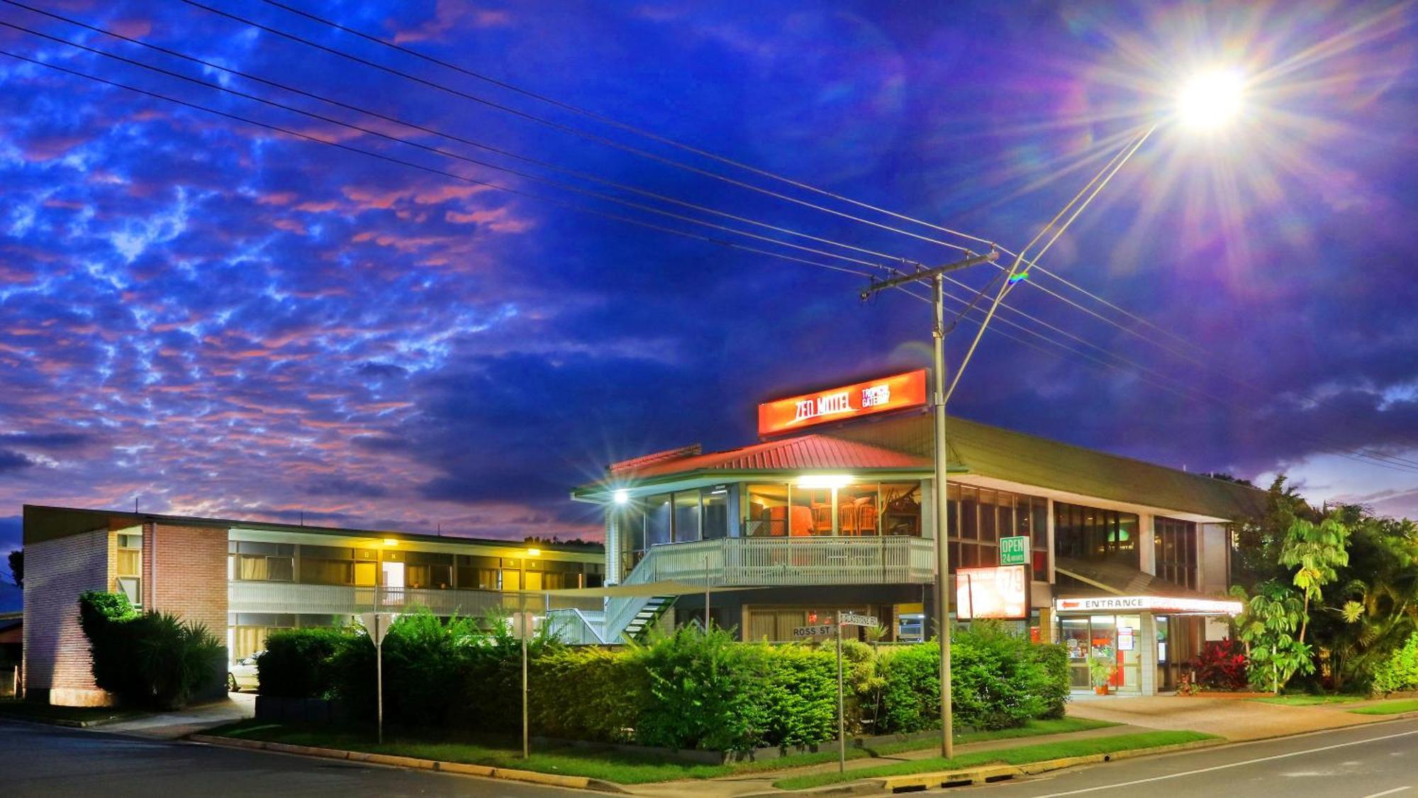 Tropical Gateway Motor Inn Rockhampton Buitenkant foto