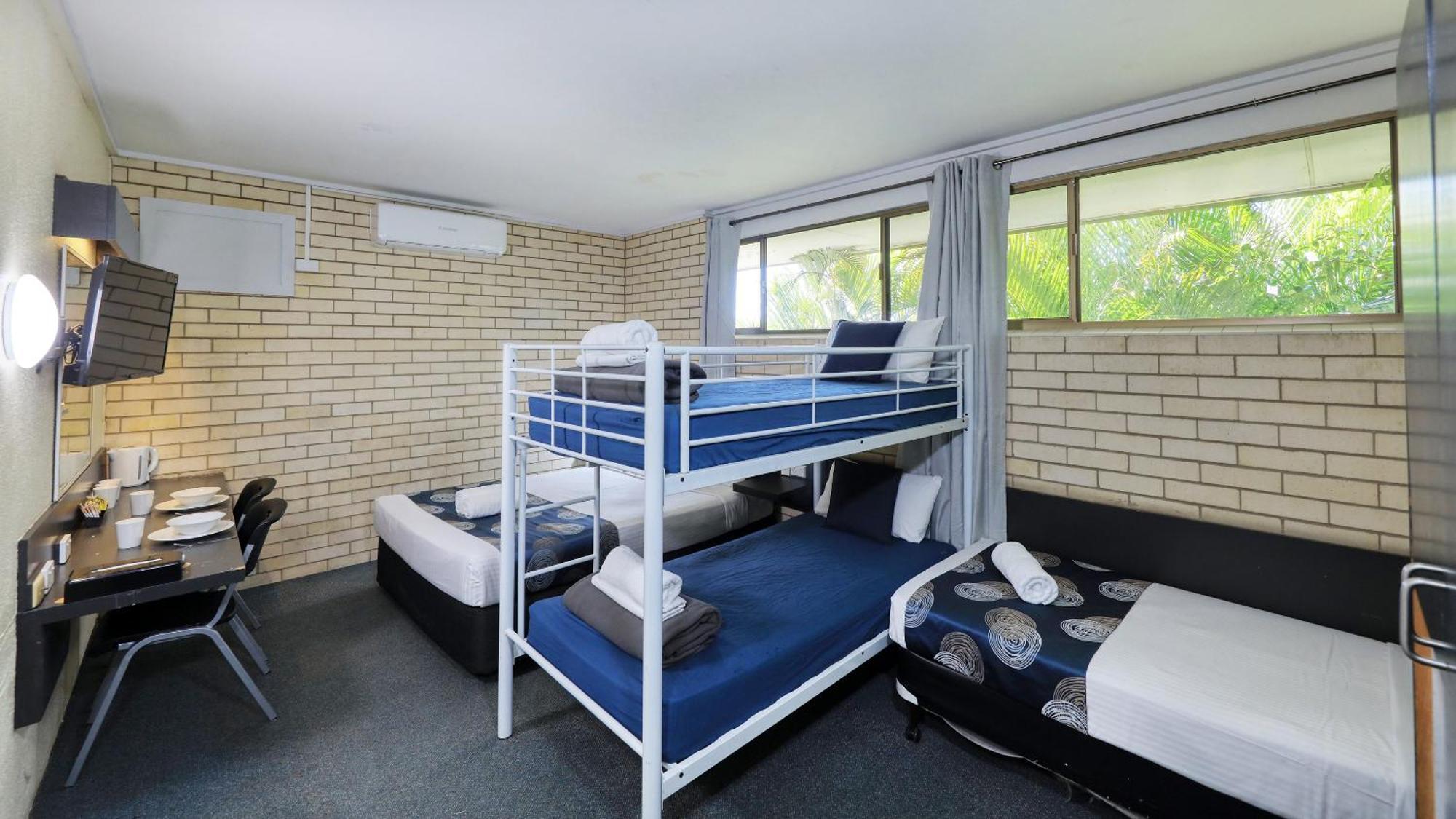 Tropical Gateway Motor Inn Rockhampton Buitenkant foto