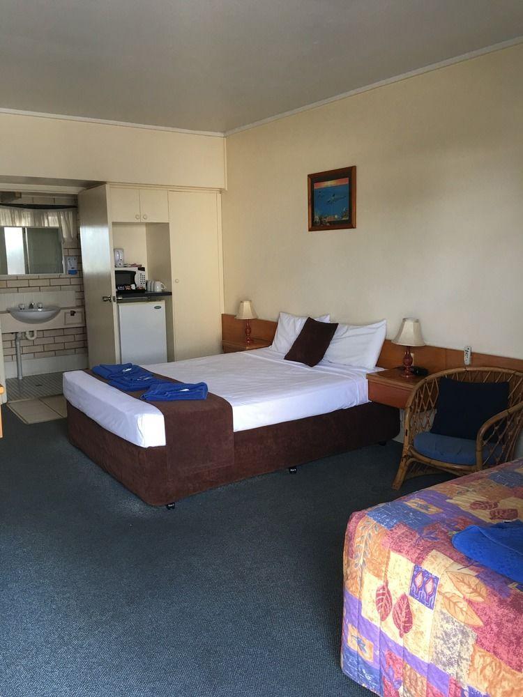 Tropical Gateway Motor Inn Rockhampton Buitenkant foto