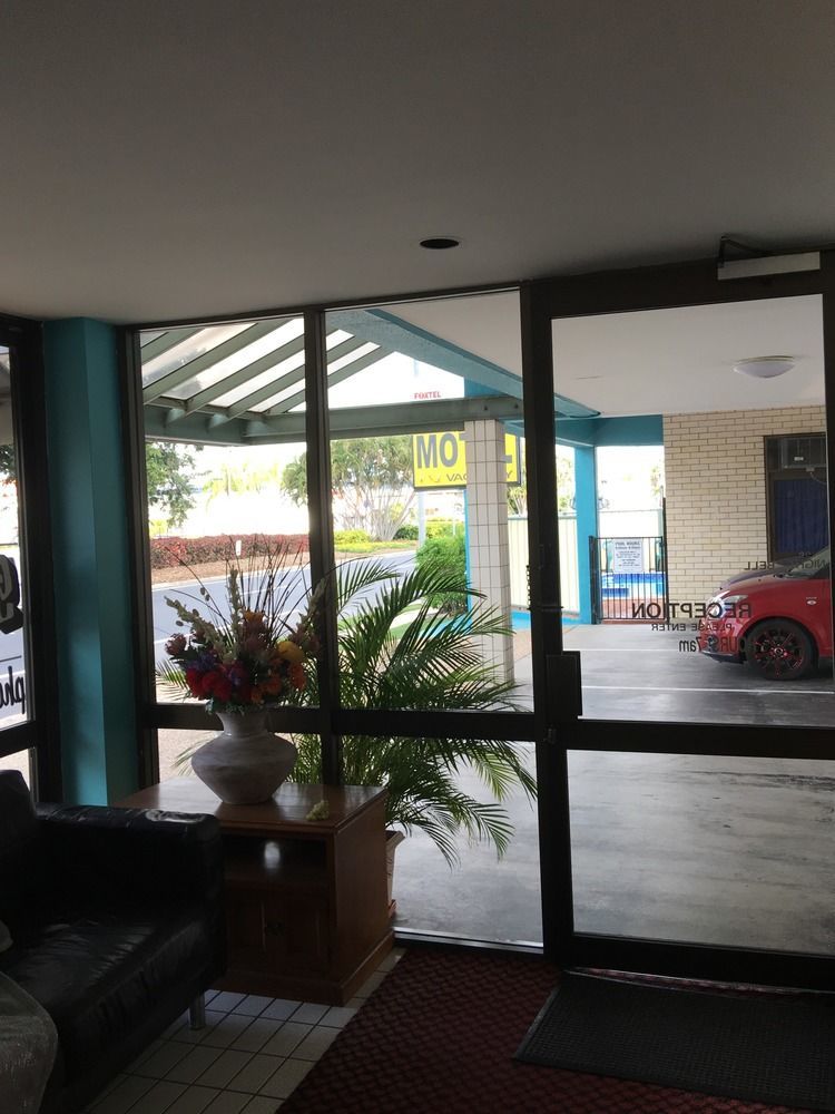 Tropical Gateway Motor Inn Rockhampton Buitenkant foto