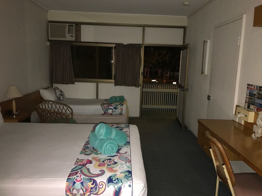 Tropical Gateway Motor Inn Rockhampton Buitenkant foto
