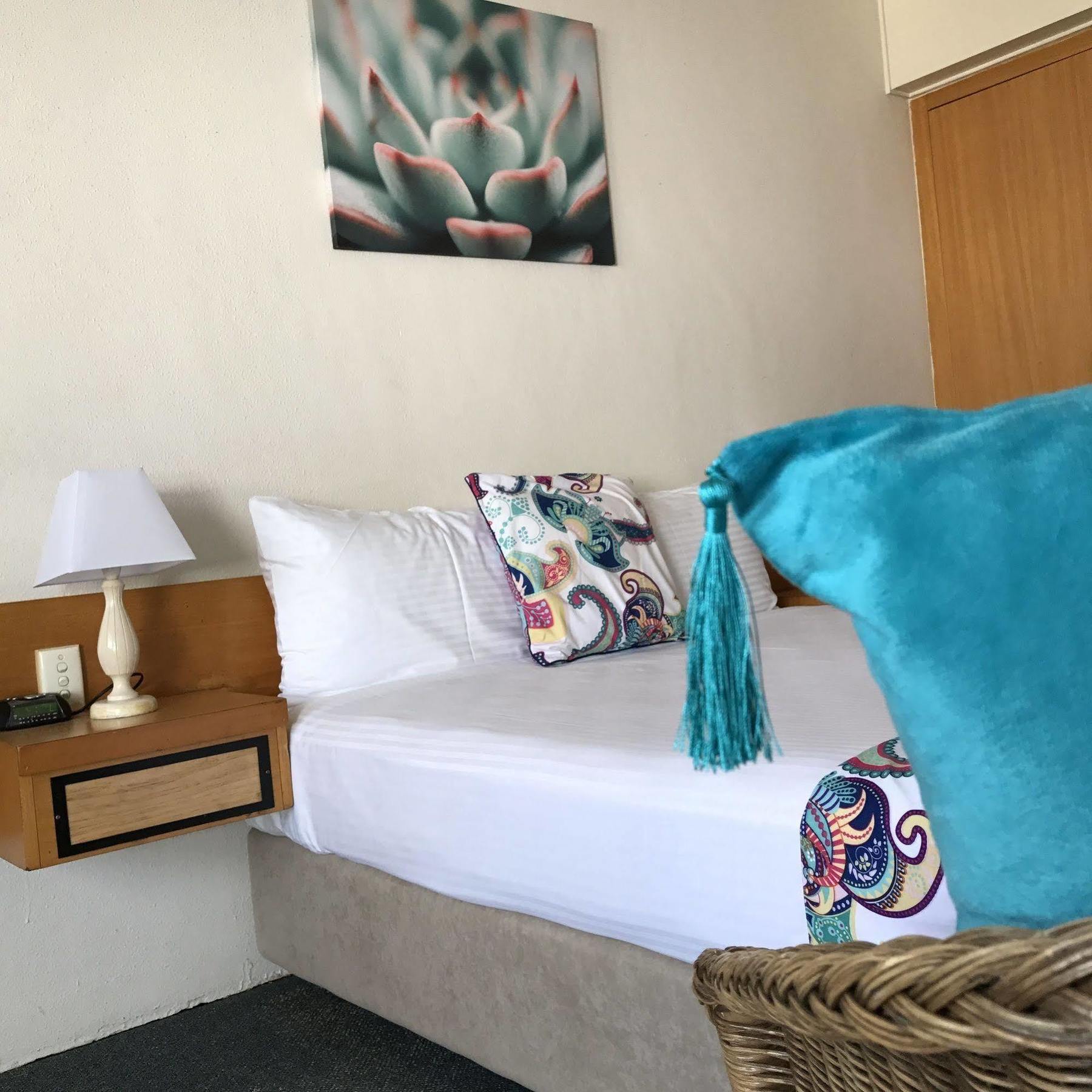 Tropical Gateway Motor Inn Rockhampton Buitenkant foto