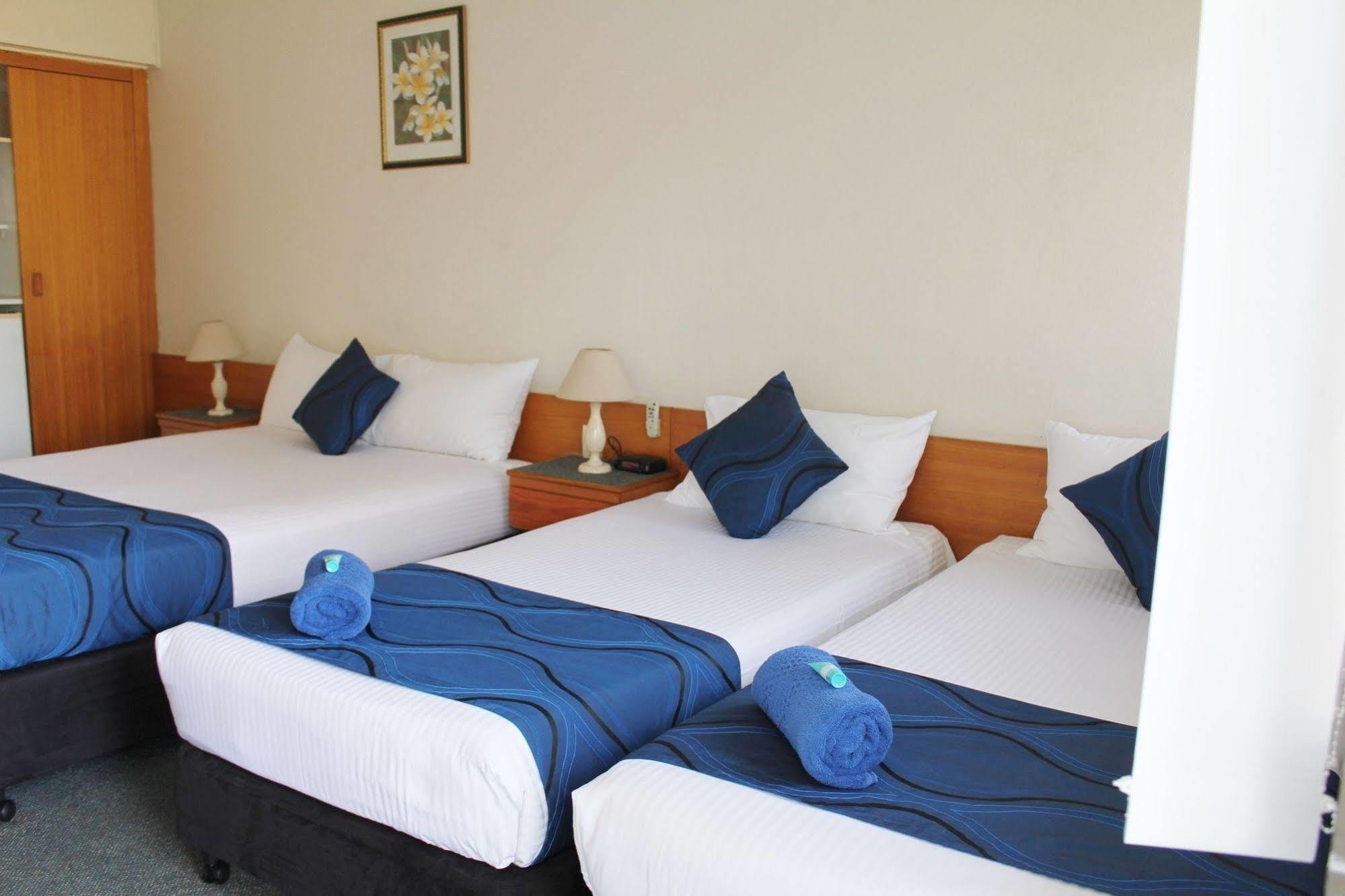 Tropical Gateway Motor Inn Rockhampton Buitenkant foto