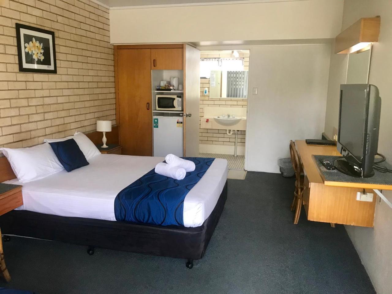 Tropical Gateway Motor Inn Rockhampton Buitenkant foto